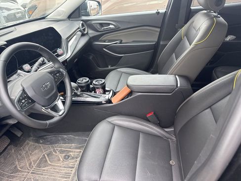 Used 2025 Chevrolet Trax ACTIV w/ Driver Confidence Package image 7