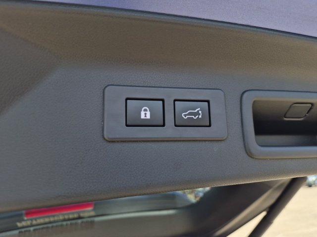 Used 2025 Subaru Forester Limited AWD/4WD image 11