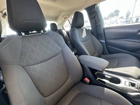 Used 2020 Toyota Corolla LE FWD image 11