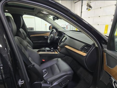 Used 2024 Volvo XC90 T8 Plus w/ Protection Package Premier image 14