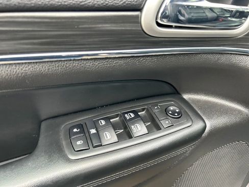 Used 2019 Jeep Grand Cherokee Limited w/ Trailer Tow Group IV image 19