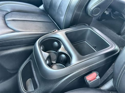 Used 2026 Chrysler Pacifica Select image 21