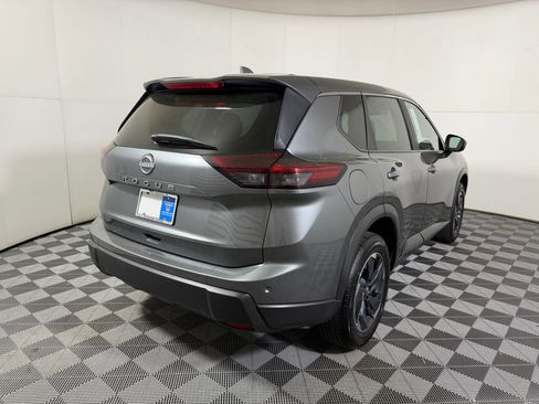 Used 2025 Nissan Rogue SV image 7