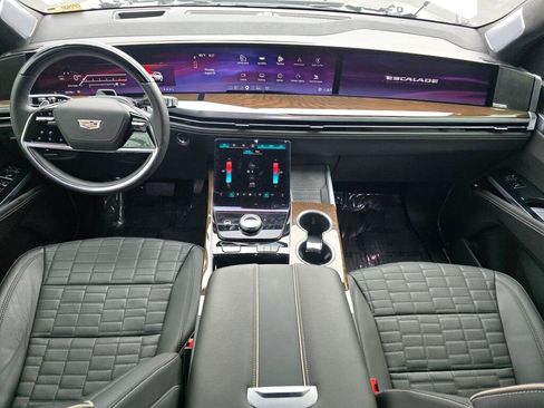 Used 2025 Cadillac Escalade ESV Premium Luxury Platinum AWD/4WD image 18