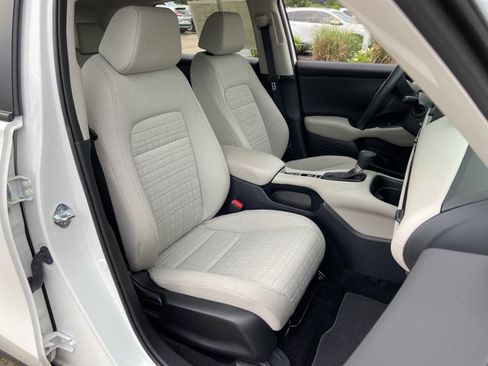 Used 2025 Honda HR-V LX image 23