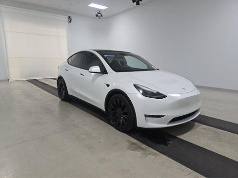 Used 2022 Tesla Model Y Performance AWD/4WD image 22