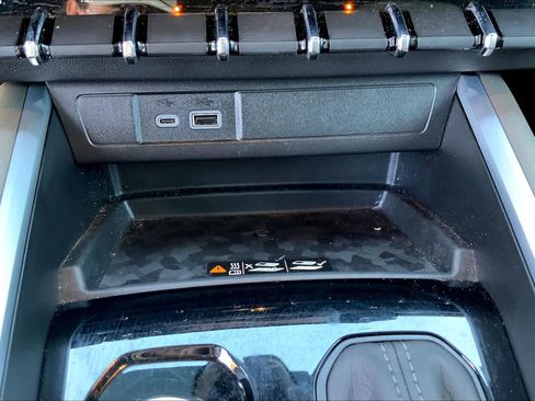 Used 2025 Chevrolet Colorado ZR2 w/ Technology Package image 34