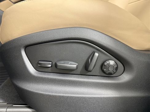 New 2026 Porsche Cayenne Coupe image 40