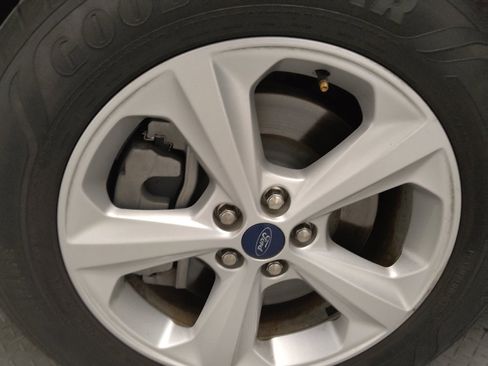 Used 2022 Ford Edge SE image 31