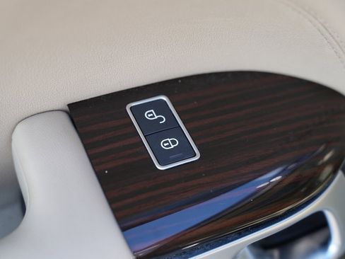 Used 2017 Land Rover Range Rover Supercharged image 34