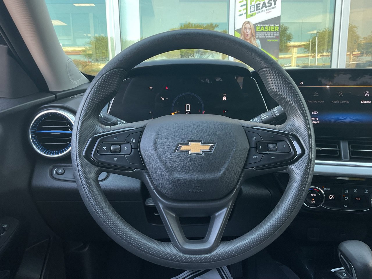 Used 2025 Chevrolet Trax LT FWD image 28