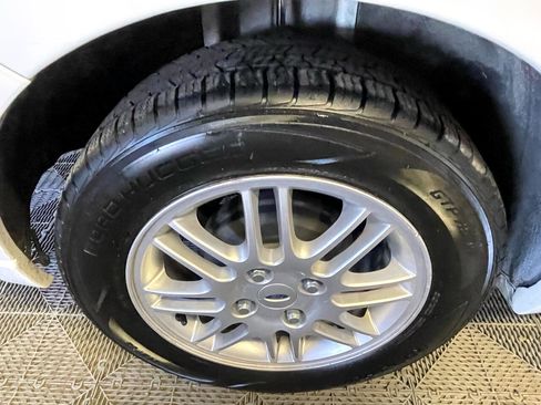 Used 2010 Ford Focus SE image 20