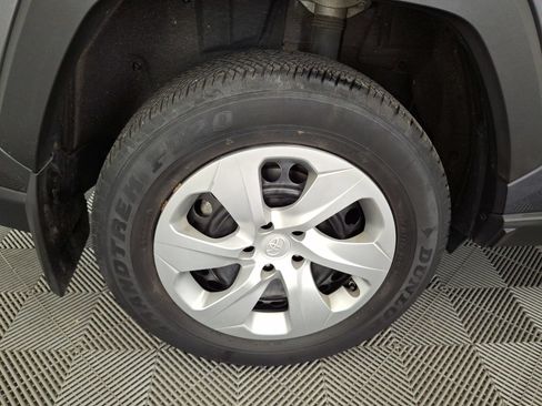 Used 2021 Toyota RAV4 LE AWD/4WD image 26