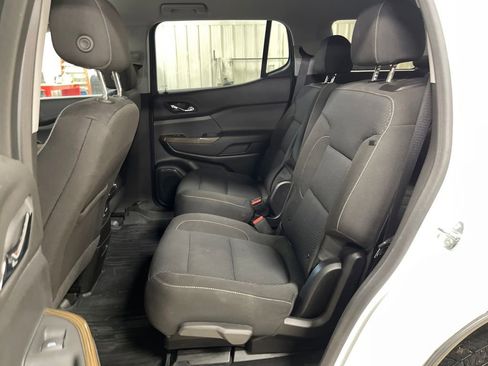 Certified 2023 GMC Acadia SLE w/ Driver Convenience Package image 24