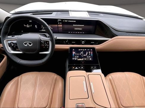Used 2025 INFINITI QX80 Sensory AWD/4WD image 14