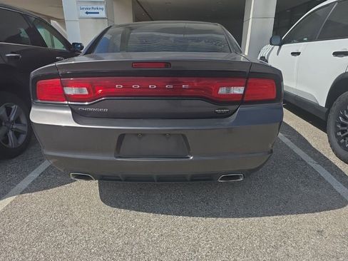 Used 2014 Dodge Charger SE RWD image 5
