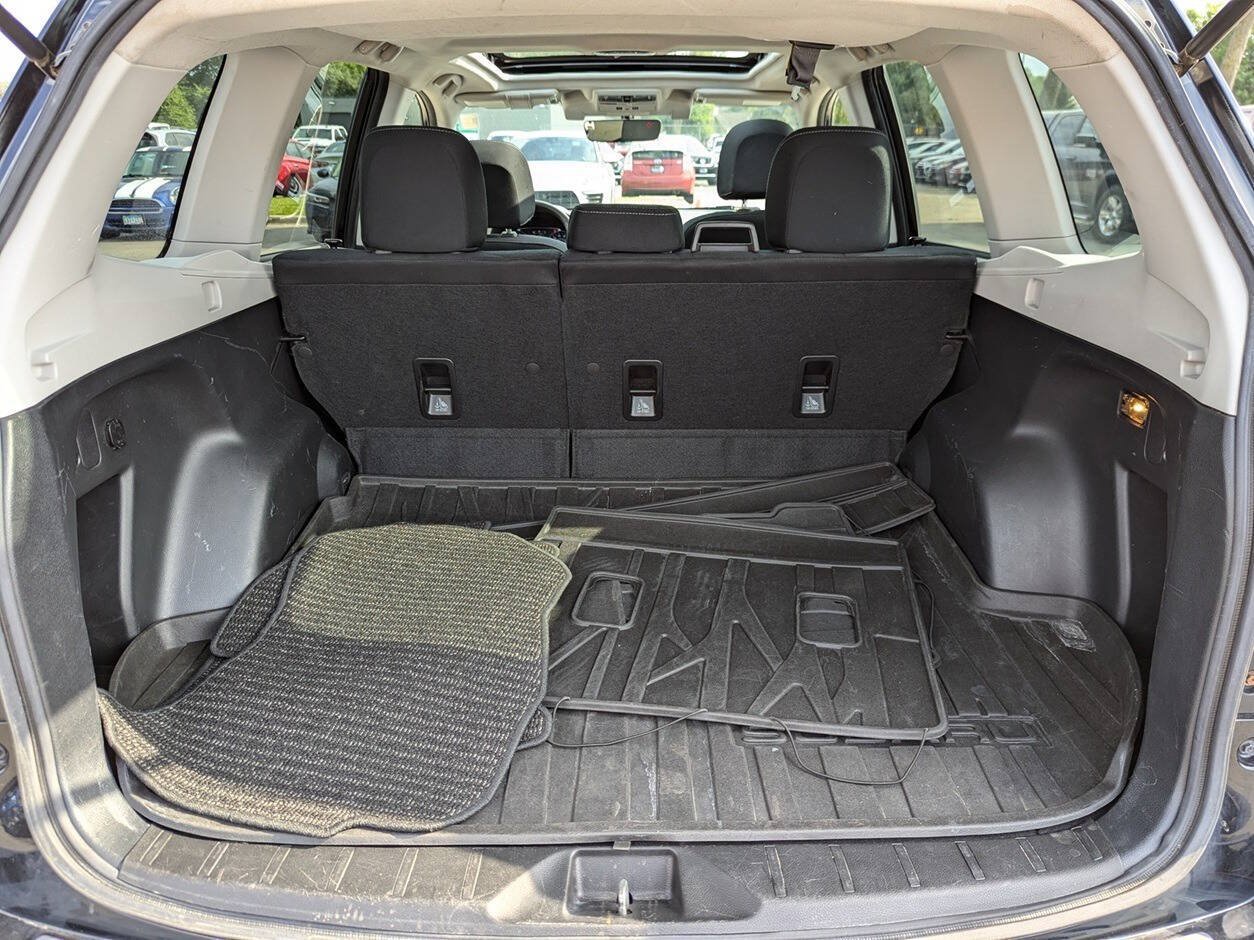 Used 2017 Subaru Forester 2.5i Premium AWD/4WD image 28