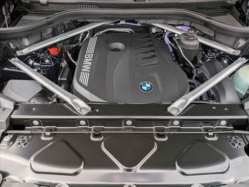 New 2026 BMW X5 xDrive40i w/ M Sport Package AWD/4WD image 18