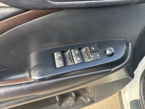 Used 2019 Toyota Highlander XLE AWD/4WD image 20