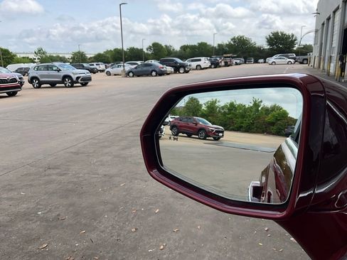 Used 2018 Cadillac XT5 Luxury w/ Driver Awareness Package image 20