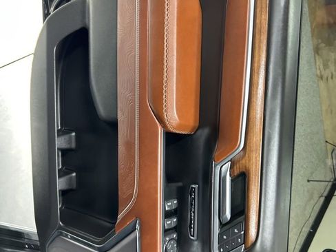 Used 2022 GMC Sierra 1500 Denali Ultimate AWD/4WD image 15