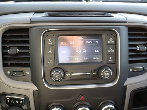 Used 2017 RAM 1500 Express image 21