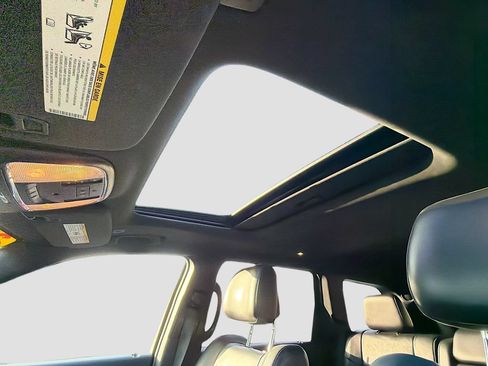 Used 2017 Jeep Grand Cherokee Altitude AWD/4WD image 26