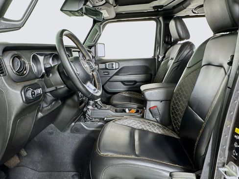 Used 2021 Jeep Gladiator Overland image 13