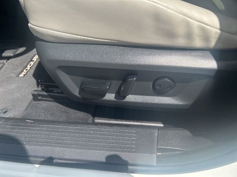 Certified 2023 Nissan Rogue SV w/ SV Premium B Package image 21