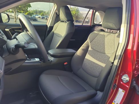 Certified 2025 Toyota RAV4 XLE w/ Convenience Package image 21