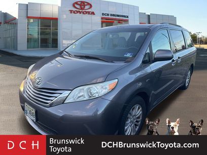 Used 2017 Toyota Sienna XLE