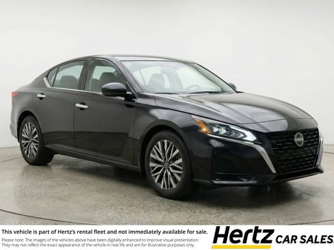 Used 2025 Nissan Altima 2.5 SV FWD image 1