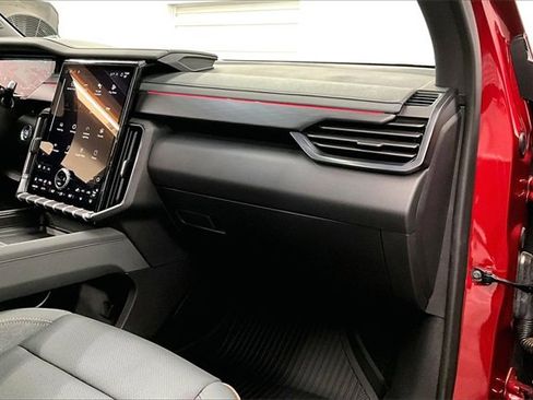 Used 2025 GMC Acadia AT4 w/ LPO, Floor Liner Package image 16