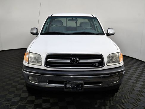 Used 2000 Toyota Tundra SR5 image 2