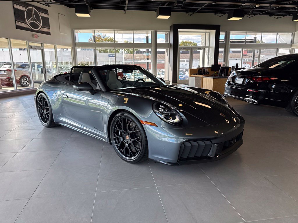 Used 2026 Porsche 911 Carrera GTS RWD image 4