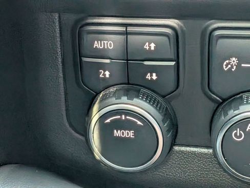 Used 2021 Chevrolet Tahoe Z71 w/ Rear Media and Nav Package image 27