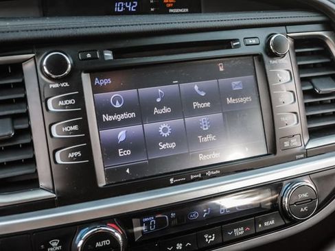 Used 2019 Toyota Highlander XLE AWD/4WD image 48