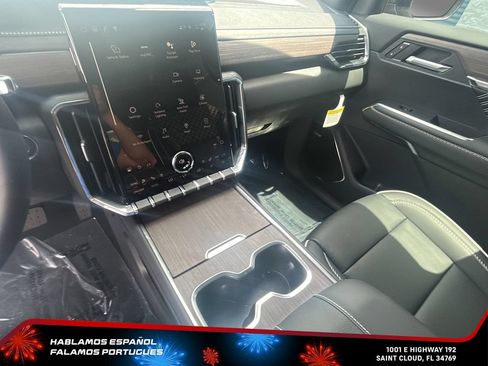 New 2026 GMC Acadia Denali w/ Super Cruise Package FWD image 22