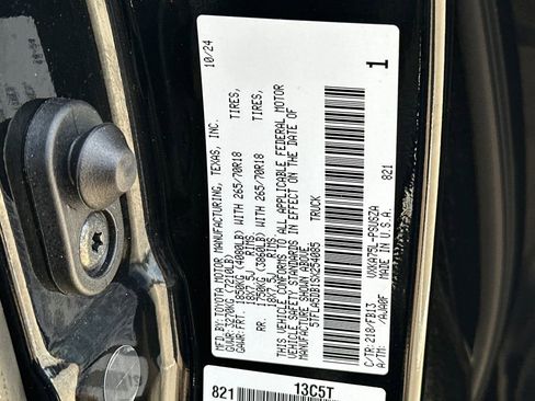 Used 2025 Toyota Tundra SR5 AWD/4WD image 31