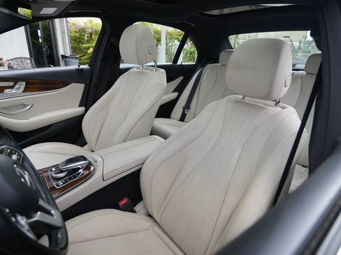 Used 2019 Mercedes-Benz E 300 4MATIC image 23