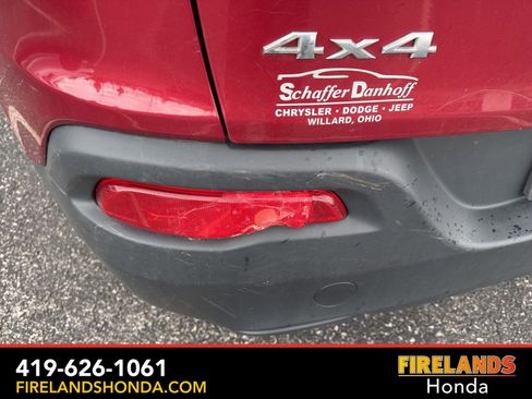 Used 2014 Jeep Cherokee Latitude AWD/4WD image 11