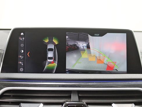 Used 2019 BMW 750i xDrive w/ M Sport Package image 20