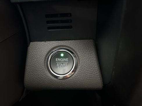 Used 2021 Ford Expedition Limited image 16