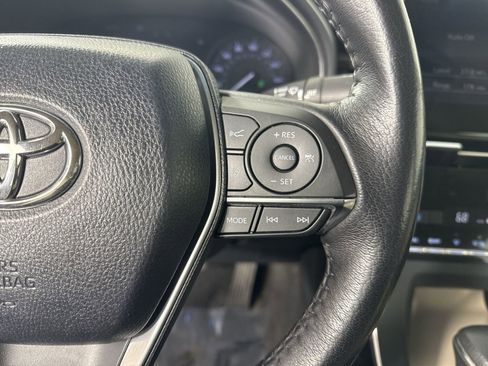 Used 2019 Toyota Avalon XLE image 13