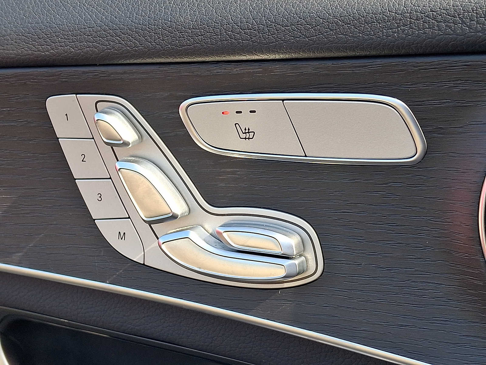 Used 2022 Mercedes-Benz GLC 300 4MATIC image 21