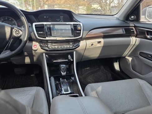 Used 2016 Honda Accord EX-L image 11