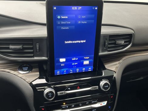 Used 2023 Ford Explorer Limited w/ Limited Technology Package image 22