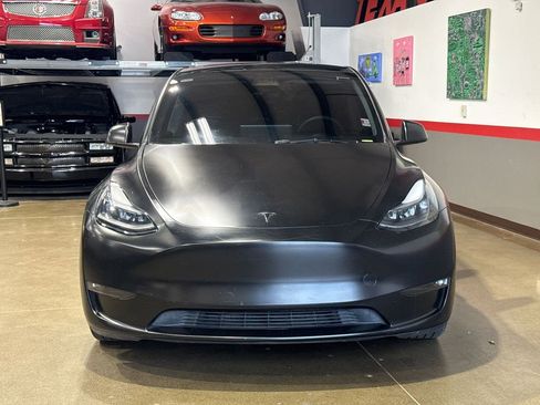 Used 2023 Tesla Model Y Performance image 41