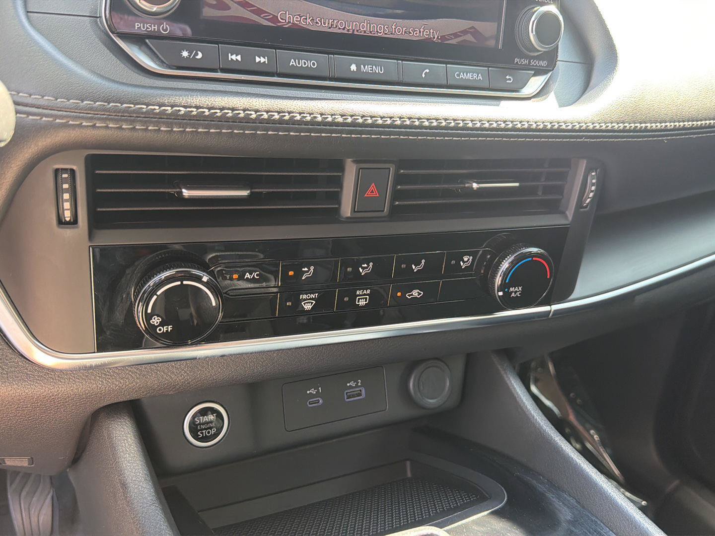 Used 2023 Nissan Rogue S AWD/4WD image 26