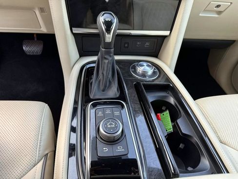 Used 2024 INFINITI QX80 Sensory image 28